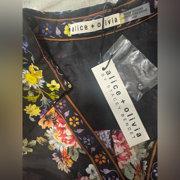 NWT ✨Alice and Olivia Floral-print Blouse - Picture 4 of 9